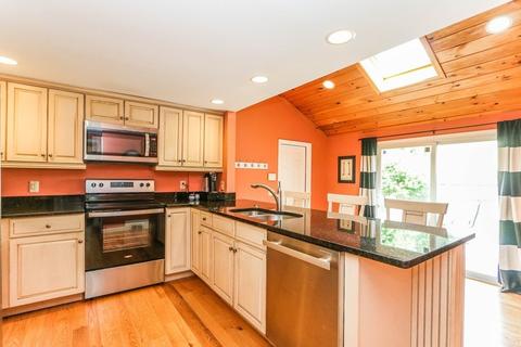 117 Pilgrim Rd, Springfield, MA 01118 photo 2