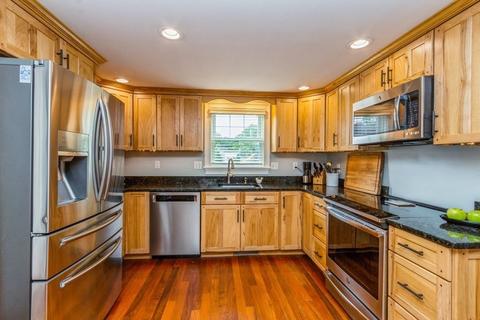 16 Maple St, Hudson, MA 01749 photo 4