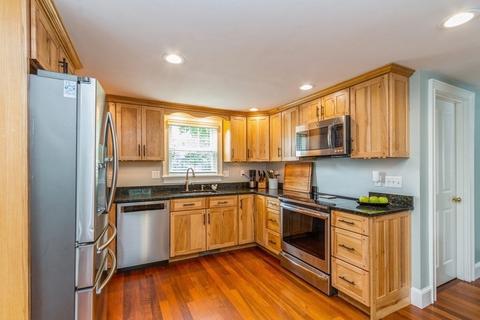 16 Maple St, Hudson, MA 01749 photo 5