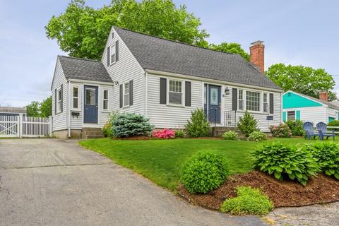 16 Maple St, Hudson, MA 01749 photo 2