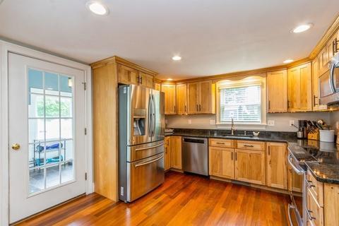 16 Maple St, Hudson, MA 01749 photo 6
