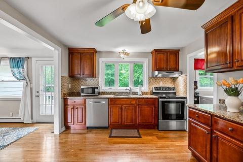1175 E Washington St, Hanson, MA 02341 photo 4