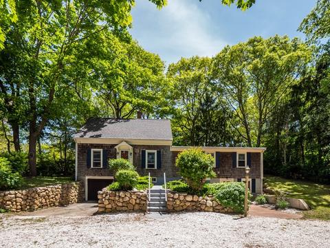 18 Trowbridge Rd, Bourne, MA 02532 photo 1