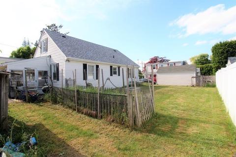 37 Blakely Ct, Fall River, MA 02720 photo 6