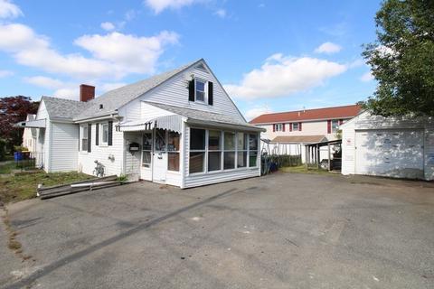 37 Blakely Ct, Fall River, MA 02720 photo 3