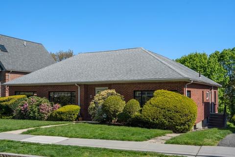 99 Jordan Rd, Brookline, MA 02446 photo 4
