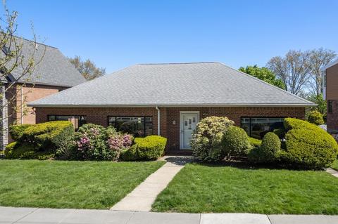99 Jordan Rd, Brookline, MA 02446 photo 3