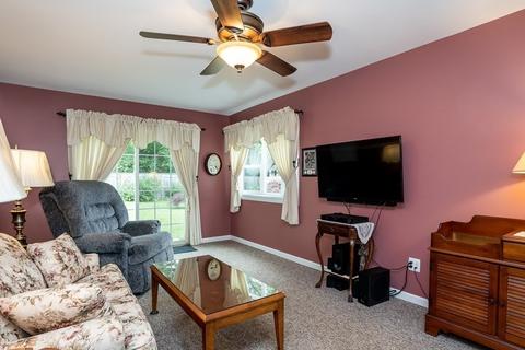 39 Acrebrook Dr, Chicopee, MA 01020 photo 6