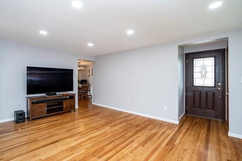 39 Acrebrook Dr, Chicopee, MA 01020 photo 17
