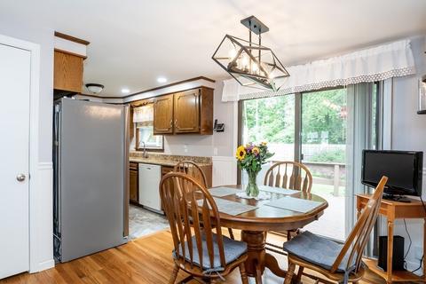 39 Acrebrook Dr, Chicopee, MA 01020 photo 15