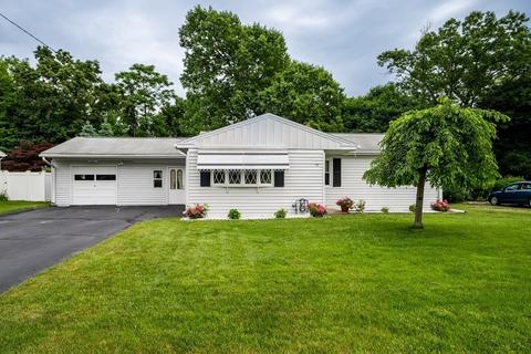 39 Acrebrook Dr, Chicopee, MA 01020 photo 1