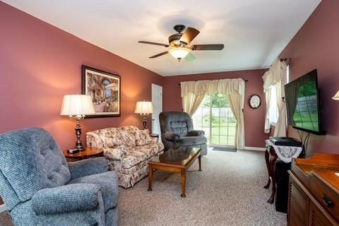 39 Acrebrook Dr, Chicopee, MA 01020 photo 4