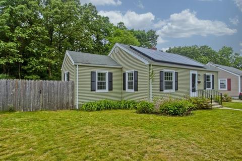 108 Webber St, Springfield, MA 01108 photo 3
