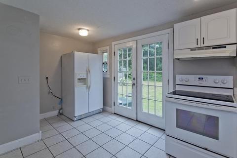108 Webber St, Springfield, MA 01108 photo 15