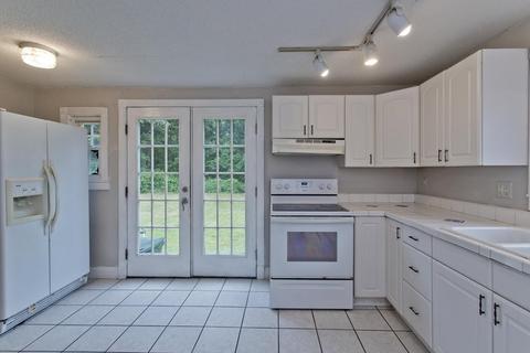 108 Webber St, Springfield, MA 01108 photo 11