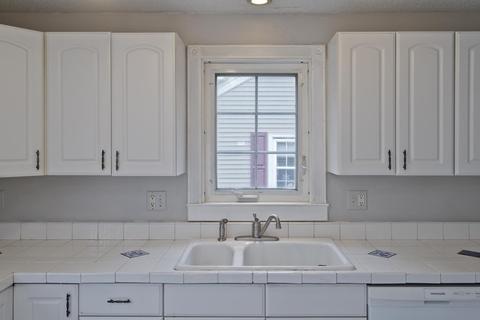 108 Webber St, Springfield, MA 01108 photo 13