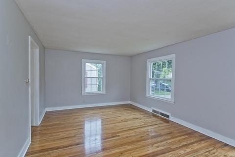 108 Webber St, Springfield, MA 01108 photo 6