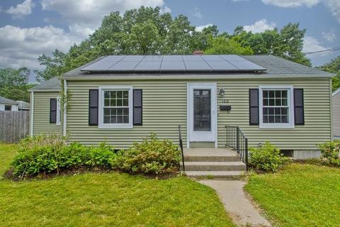 108 Webber St, Springfield, MA 01108 photo 2