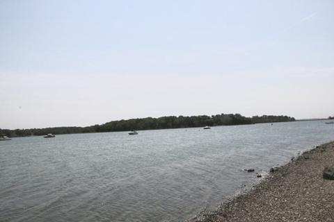 80 Hampton Cir, Hull, MA 02045 photo 3