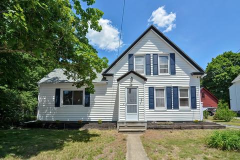 31 Balcom St, Mansfield, MA 02048 photo 2