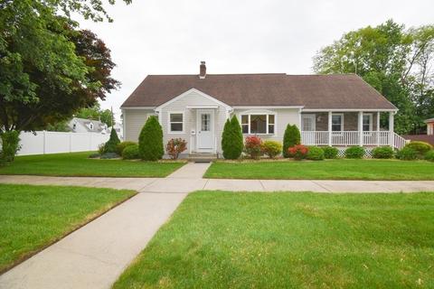 67 Athol St, Springfield, MA 01107 photo 1
