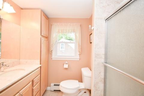 67 Athol St, Springfield, MA 01107 photo 15