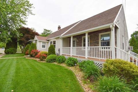 67 Athol St, Springfield, MA 01107 photo 4