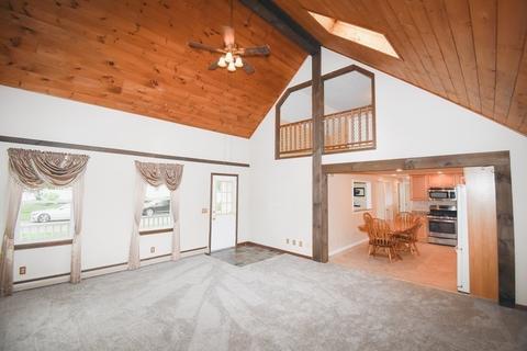67 Athol St, Springfield, MA 01107 photo 10