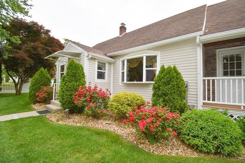 67 Athol St, Springfield, MA 01107 photo 3