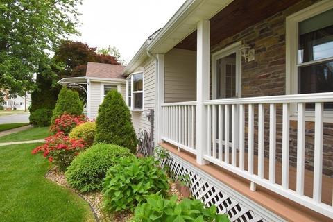 67 Athol St, Springfield, MA 01107 photo 5