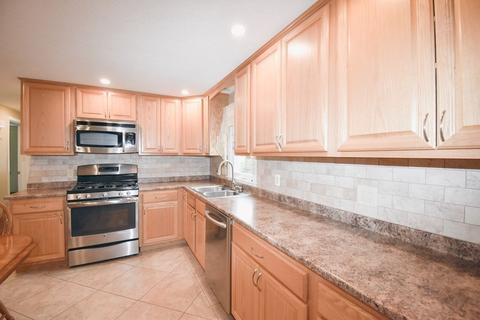 67 Athol St, Springfield, MA 01107 photo 7