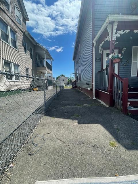 59 Ashley St, Springfield, MA 01105 photo 2