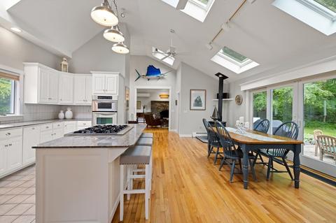 2 Bradlees End, Marblehead, MA 01945 photo 11