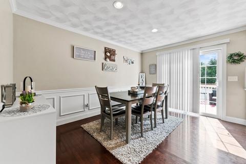 40 Como Dr, Attleboro, MA 02703 photo 11