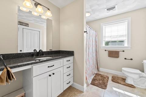 40 Como Dr, Attleboro, MA 02703 photo 21
