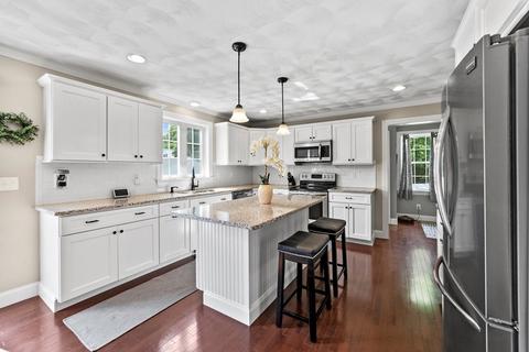 40 Como Dr, Attleboro, MA 02703 photo 10