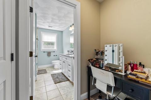 40 Como Dr, Attleboro, MA 02703 photo 15