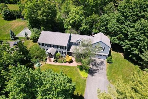 32 Canterbury Ln, Needham, MA 02492 photo 1