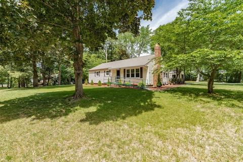 146 N Brook Rd, Springfield, MA 01119 photo 4