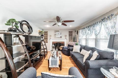 146 N Brook Rd, Springfield, MA 01119 photo 6