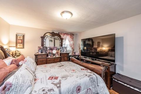 146 N Brook Rd, Springfield, MA 01119 photo 16