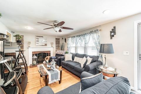 146 N Brook Rd, Springfield, MA 01119 photo 5