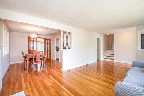 30 Thompson St, Dedham, MA 02026 photo 7