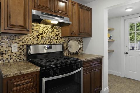 11 Middle St, Georgetown, MA 01833 photo 10