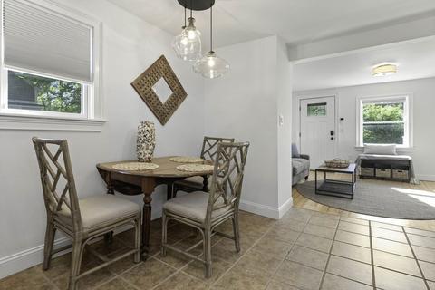 11 Middle St, Georgetown, MA 01833 photo 3