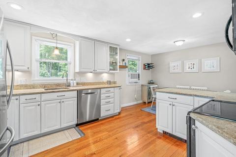 36 Parkview Rd, Reading, MA 01867 photo 8