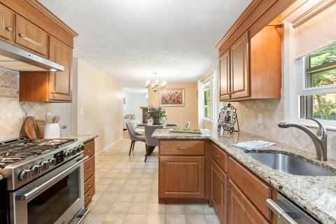 50 Mill St, Reading, MA 01867 photo 7