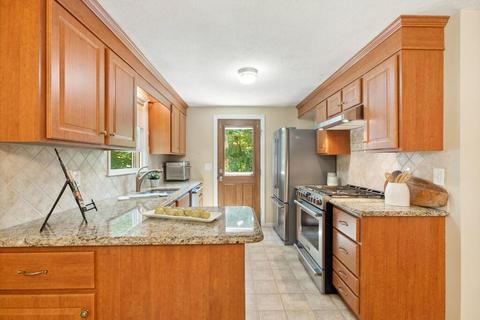 50 Mill St, Reading, MA 01867 photo 5