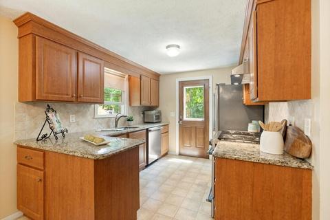 50 Mill St, Reading, MA 01867 photo 4