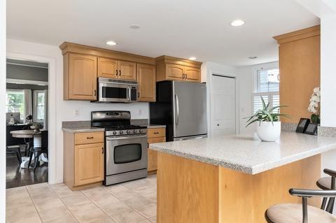 18 Bridge St, Beverly, MA 01915 photo 17